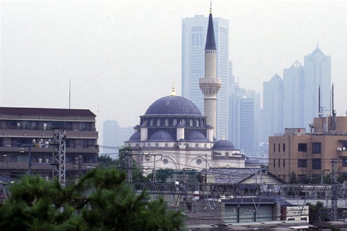 Japan's largest mosque opens its doors